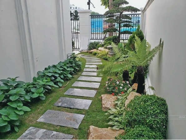 Tiểu cảnh lối đi cạnh nhà tạo điểm nhấn xanh mát