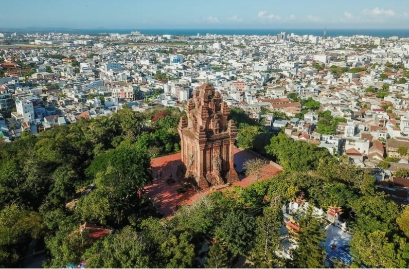Toàn cảnh Mũi Điện nhìn từ trên cao