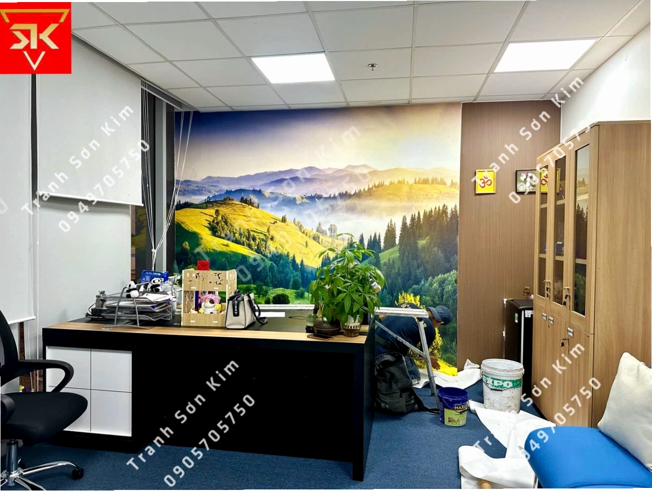 Tranh dán tường phong cảnh đồi núi hùng vĩ với thác nước và cây xanh