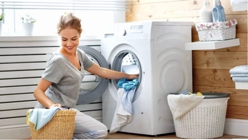 Trứng côn trùng bám trên quần áo gây hại