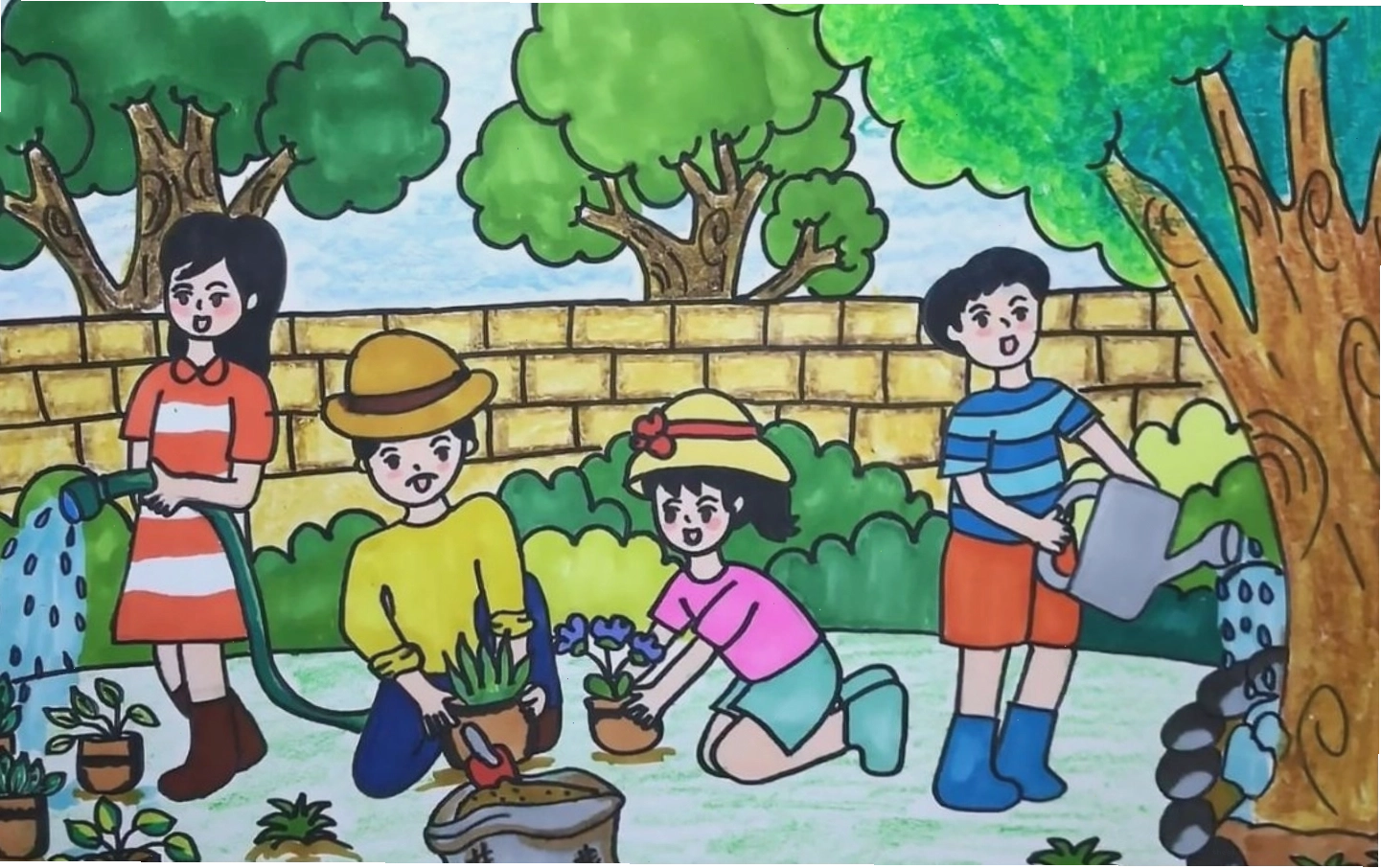 Tưới cây giữ đất đai màu mỡ