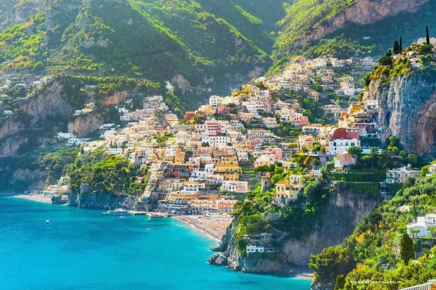 Vẻ đẹp ngoạn mục của bờ biển Amalfi, Ý