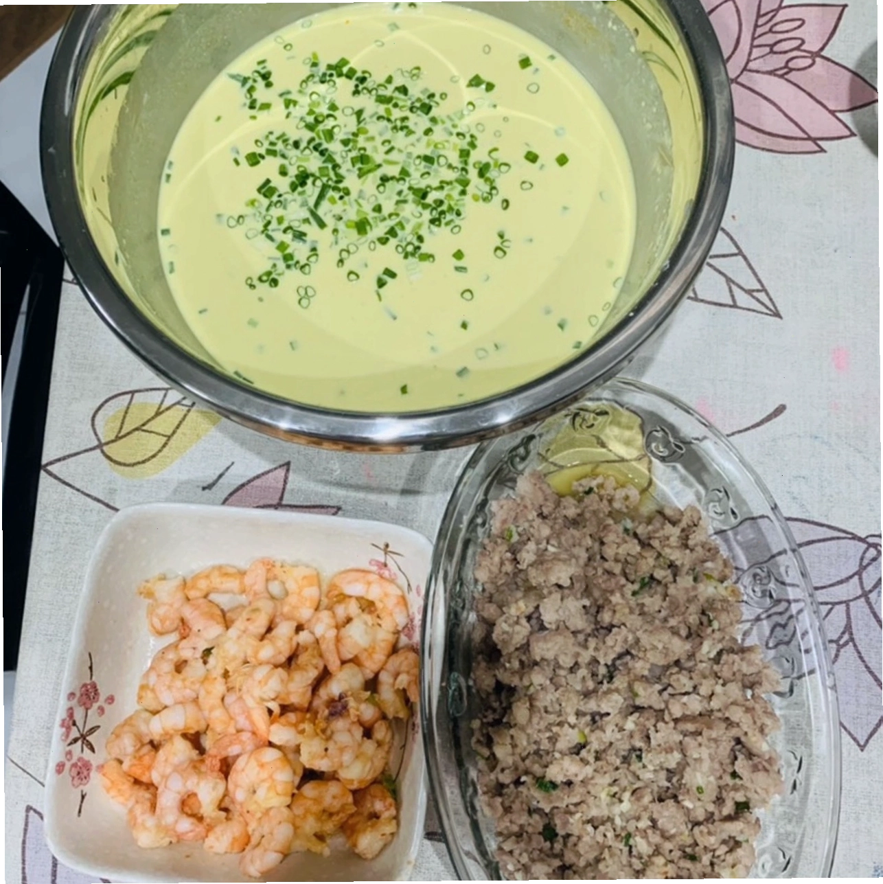 Xào nhân tôm thịt cho bánh khọt