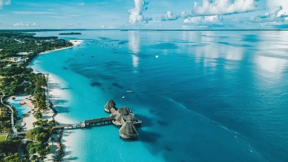 Zanzibar với những bãi biển xinh đẹp và làn nước trong xanh