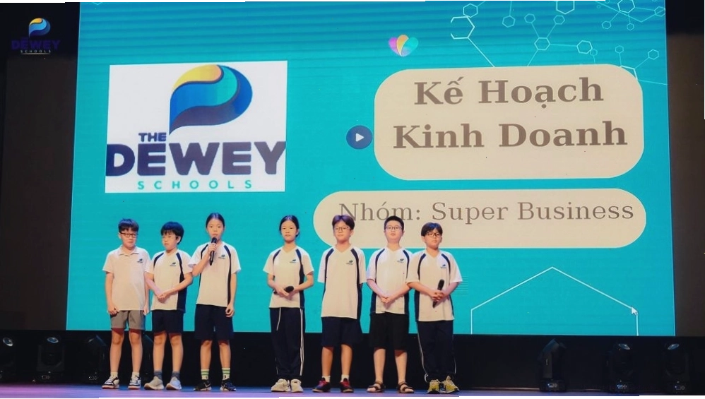 Trẻ em học tập thông qua trải nghiệm thực tế ngoài trời