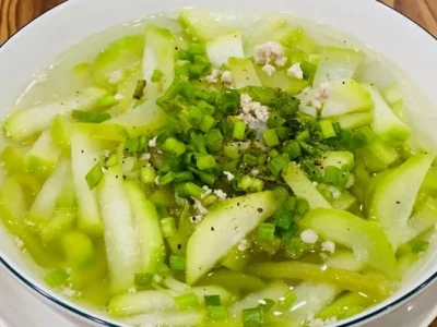 Hướng dẫn chi tiết cách nấu canh bí đao thịt bằm thơm ngon, ngọt mát